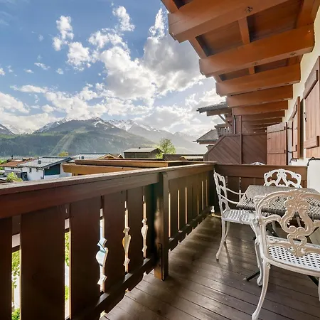 Apartment Select Top 8 - By Four Seasons *