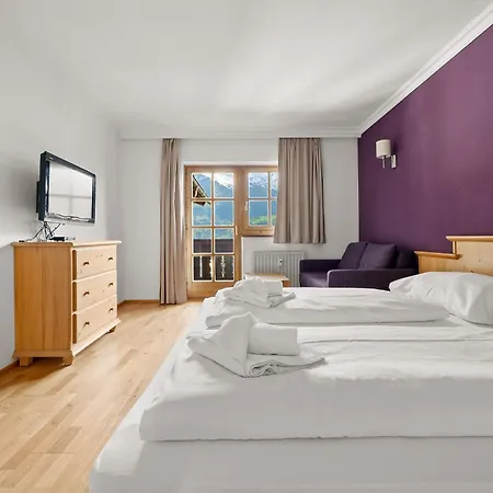 Select Top 8 - By Four Seasons Piesendorf